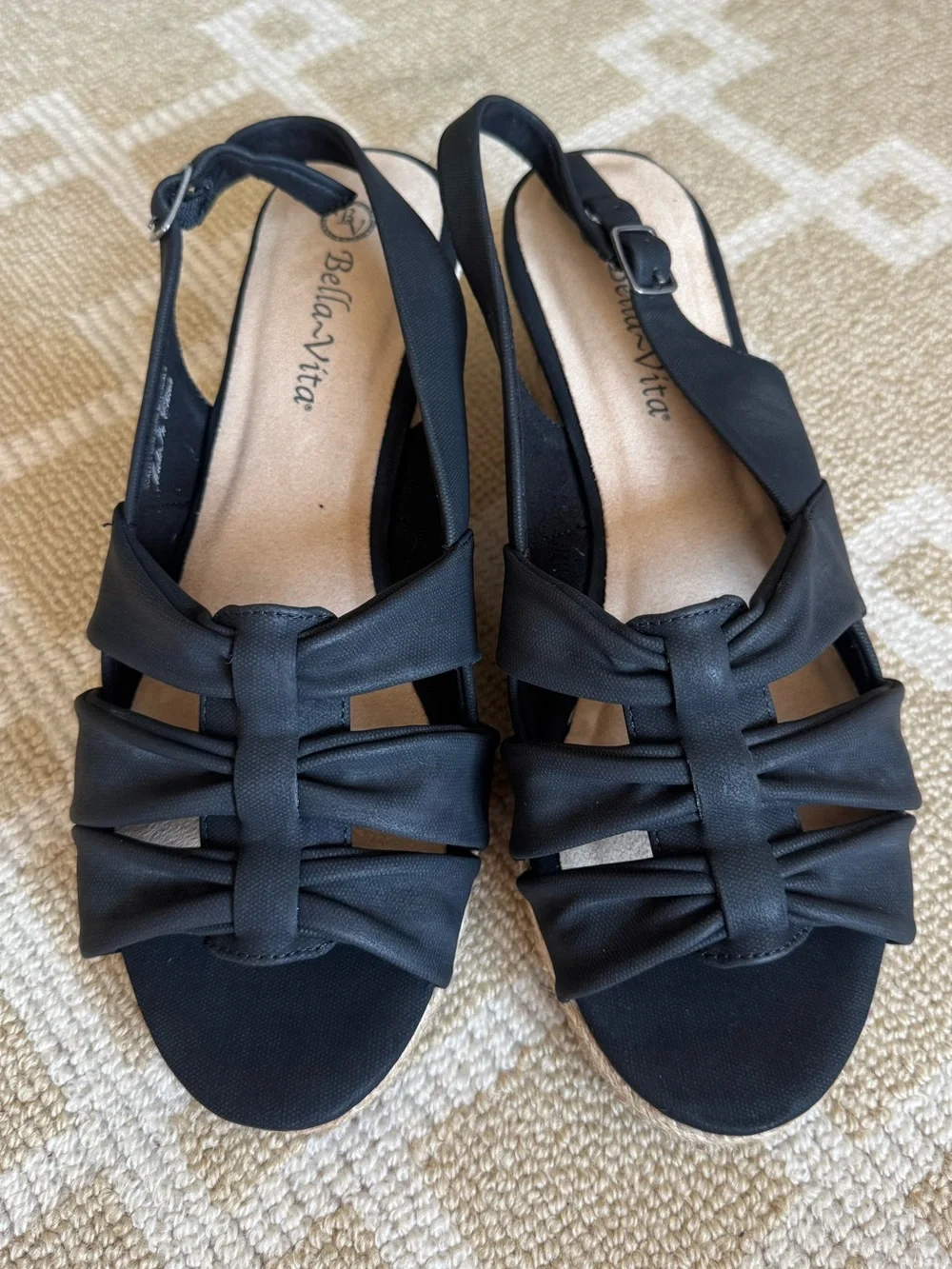 Bella Vita Cheerful Espadrille Wedge Sandals Black Linen Print Size 9.5 W
